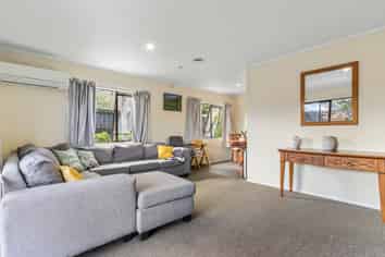 Unit 1/98 Barrys Road, Glendene