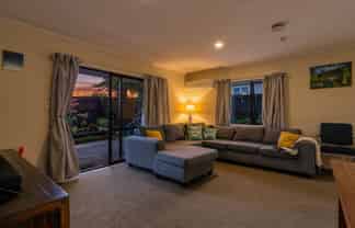 Unit 1/98 Barrys Road, Glendene