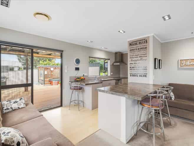 395 Welcome Bay Road, Welcome Bay