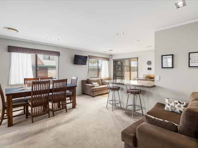 395 Welcome Bay Road, Welcome Bay