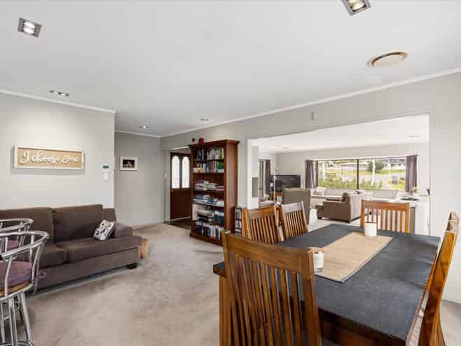 395 Welcome Bay Road, Welcome Bay