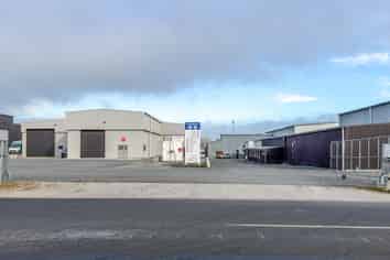 Commercial spaces for lease 