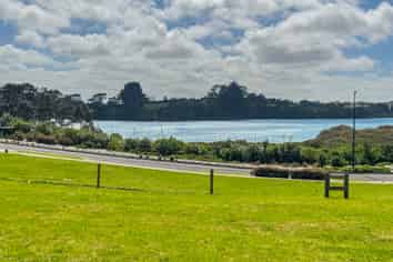 12 Nola Avenue, Glenbrook