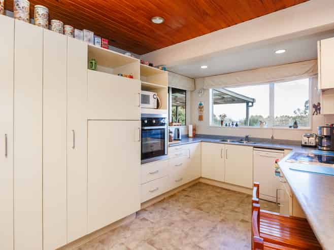 879 Reid Line East, Bunnythorpe