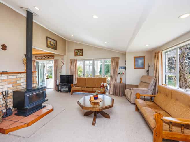 879 Reid Line East, Bunnythorpe