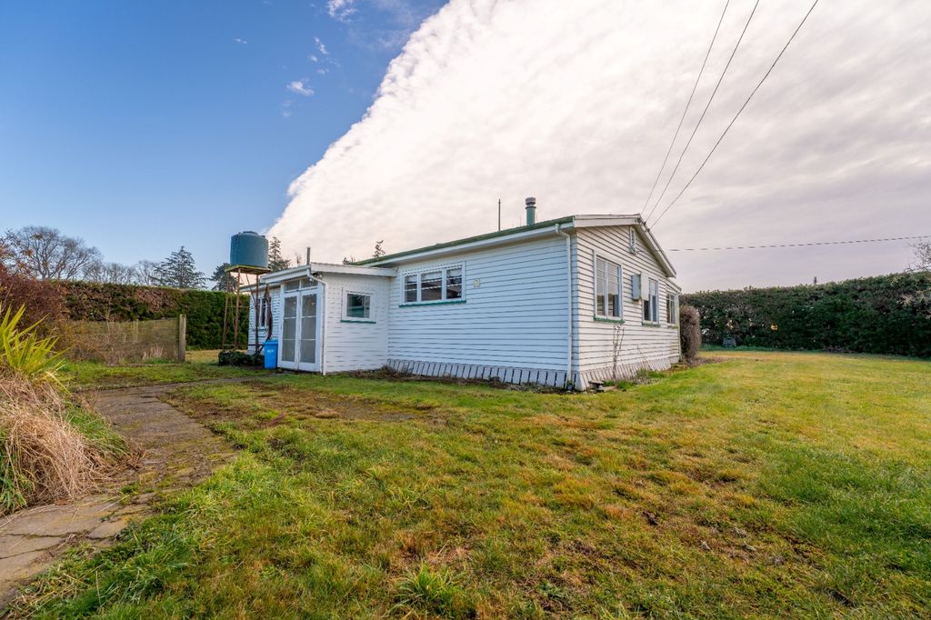 Charming Three-Bedroom Home in Peaceful Orari Location 3