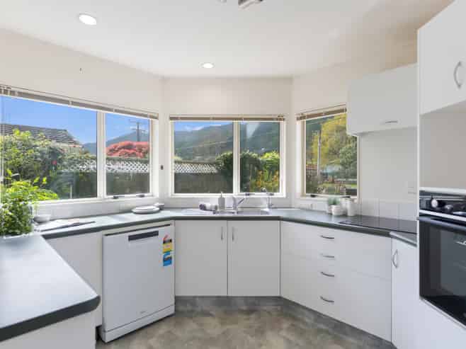 52 Parata Street, Waikanae