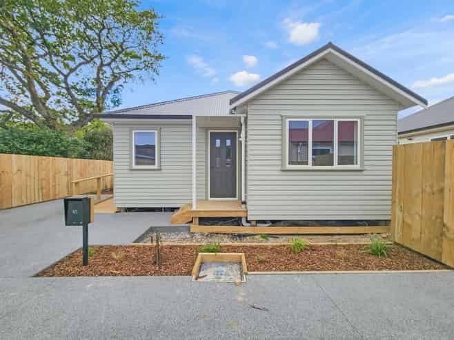 9/5 Westminster Road, Wainuiomata