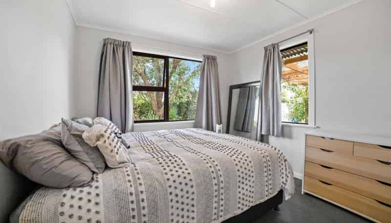  16 Tolerton Avenue, Elgin