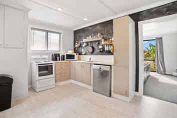  16 Tolerton Avenue, Elgin