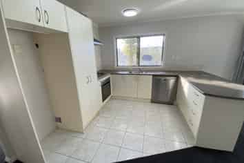 5C Charlenne Close, Ranui