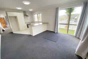 5C Charlenne Close, Ranui