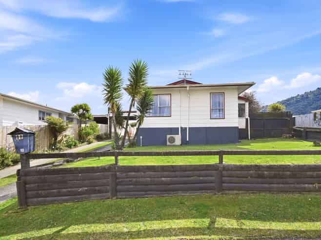 8B Spinel Place, Pukehangi