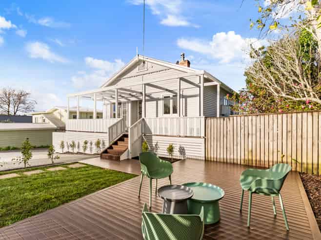 33a Roland Road, Greenhithe