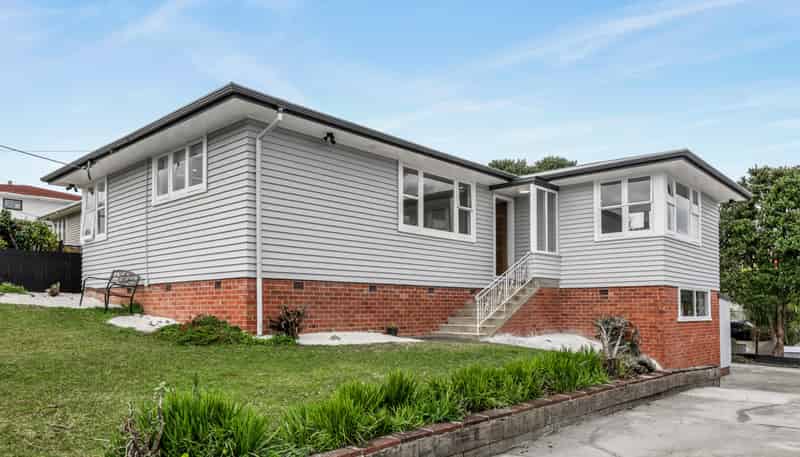 30 Sylvan Crescent, Te Atatu South