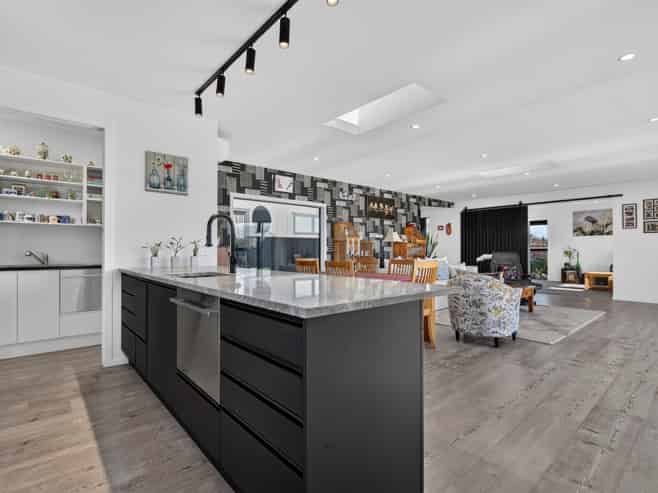 25 Mill Grove, Clareville