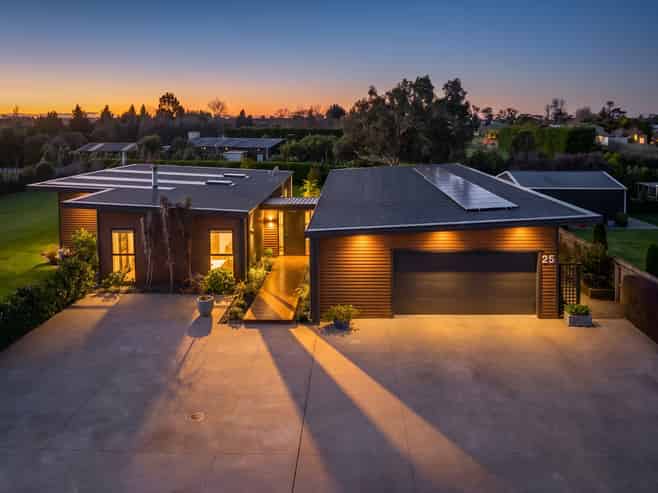 25 Mill Grove, Clareville