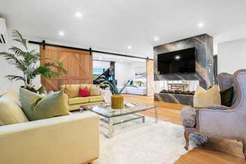 33 & 33B Ballymore Drive, Pinehill