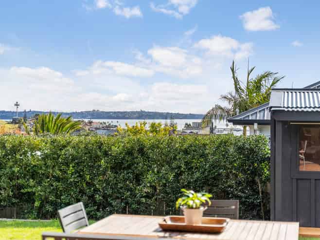 15 Keshvara Road, Beachlands