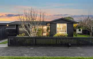 2/11 Blairdon Place, Bishopdale