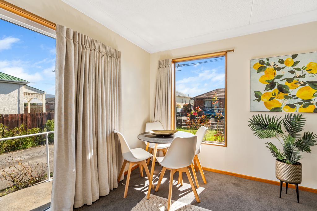 Sunny 2 Bedroom Unit In St Kilda 5