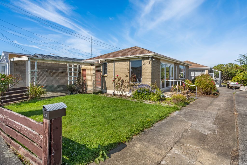 Sunny 2 Bedroom Unit In St Kilda 1
