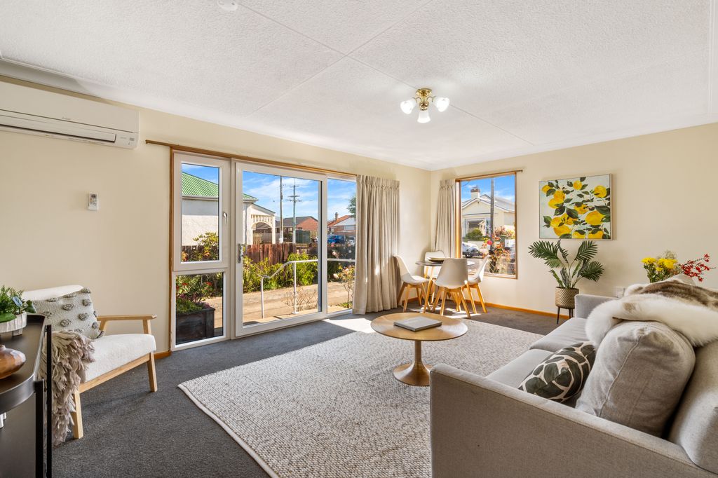 Sunny 2 Bedroom Unit In St Kilda 2