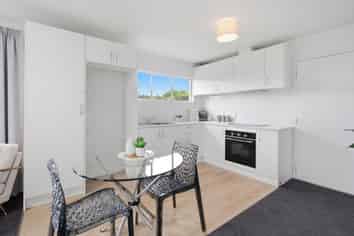 2/2 West Belt, Lincoln