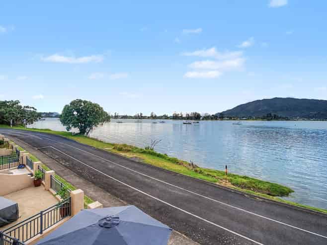 8/12 Grey Ave, Tairua