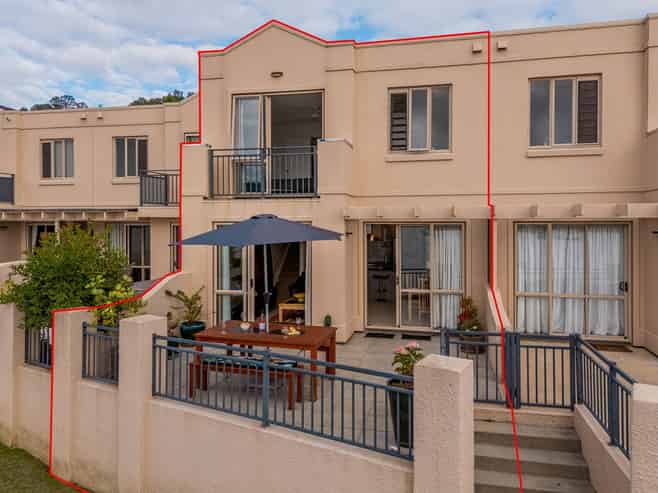 8/12 Grey Ave, Tairua
