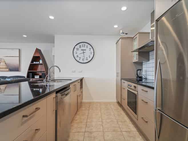 8/12 Grey Ave, Tairua