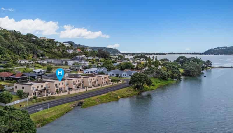 8/12 Grey Ave, Tairua