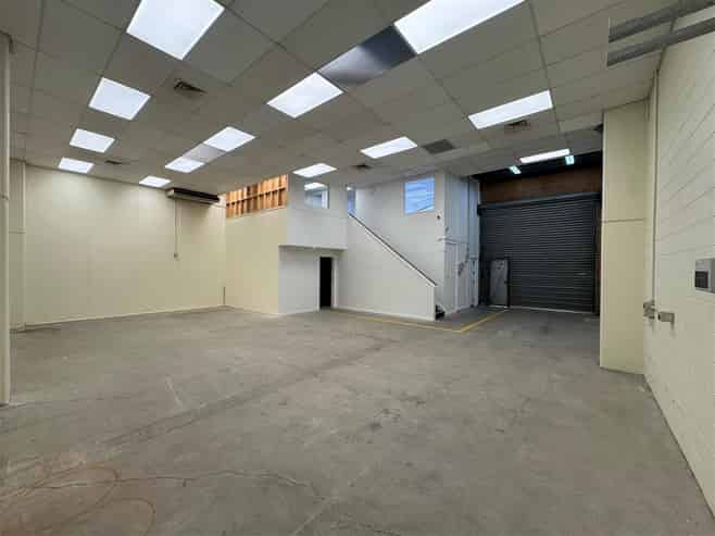 Central Hutt Warehouse with Parking