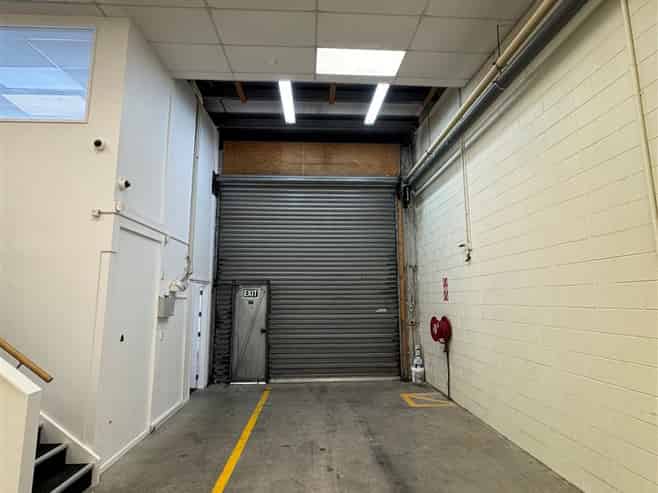 Central Hutt Warehouse with Parking