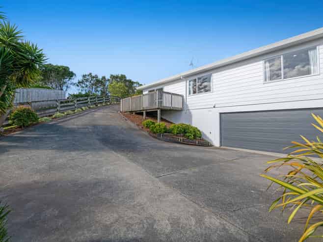 1 Weka Close, Red Beach