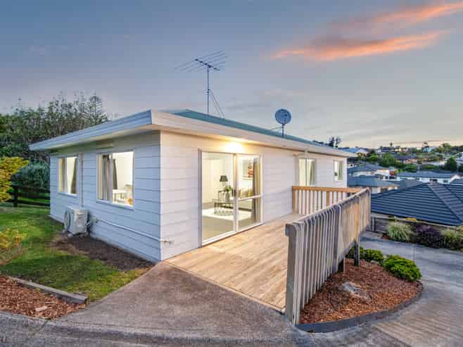 1 Weka Close, Red Beach