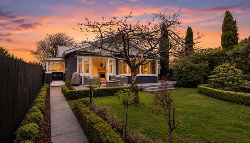 30 Blighs Road, Strowan