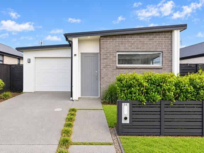 34 Trewern Avenue, Chartwell