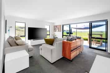 411 Tuhikaramea Road, Temple View