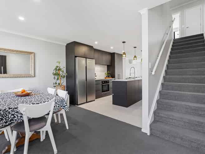 21 Seafarer Crescent, Stanmore Bay