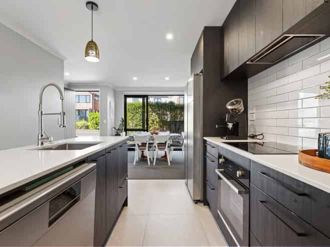 21 Seafarer Crescent, Stanmore Bay