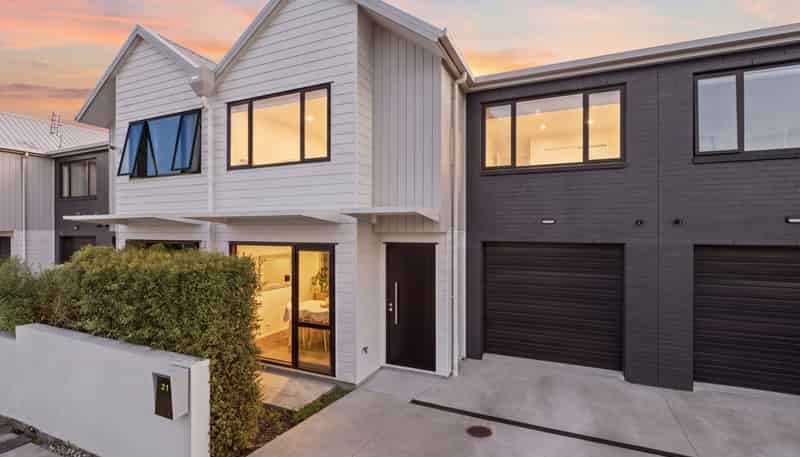 21 Seafarer Crescent, Stanmore Bay