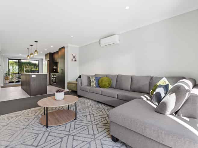 21 Seafarer Crescent, Stanmore Bay