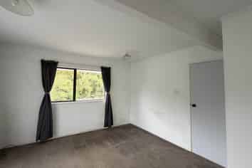 69 Easton Park Parade, Glenfield