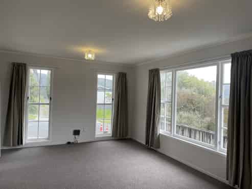 121 Holborn Drive, Stokes Valley