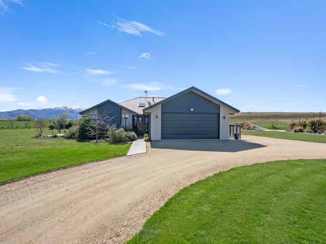57 Golden Road Springvale, Alexandra