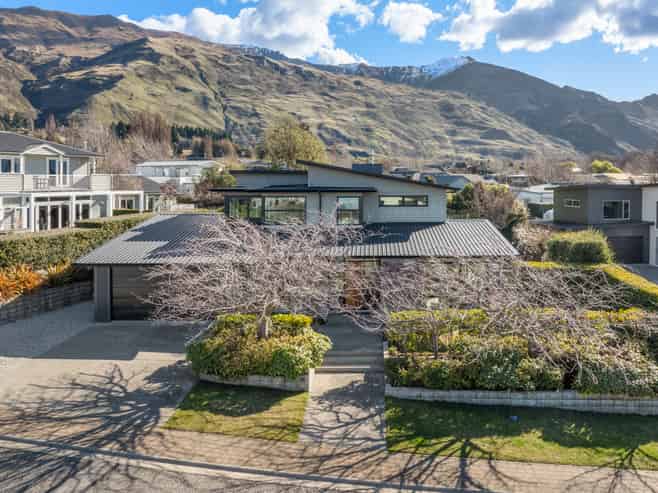 22 Kelliher Drive, Wanaka
