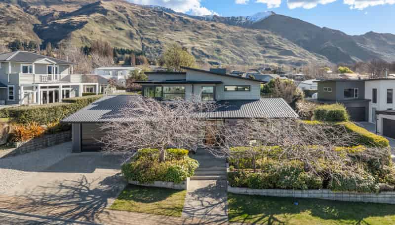 22 Kelliher Drive, Wanaka