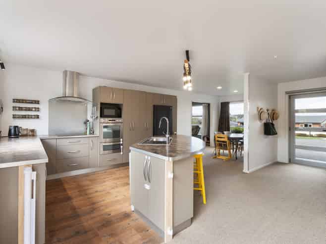 17 Ursula Drive, Feilding