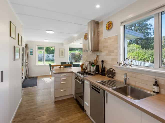 14 Oxford Street, Holmes Hill